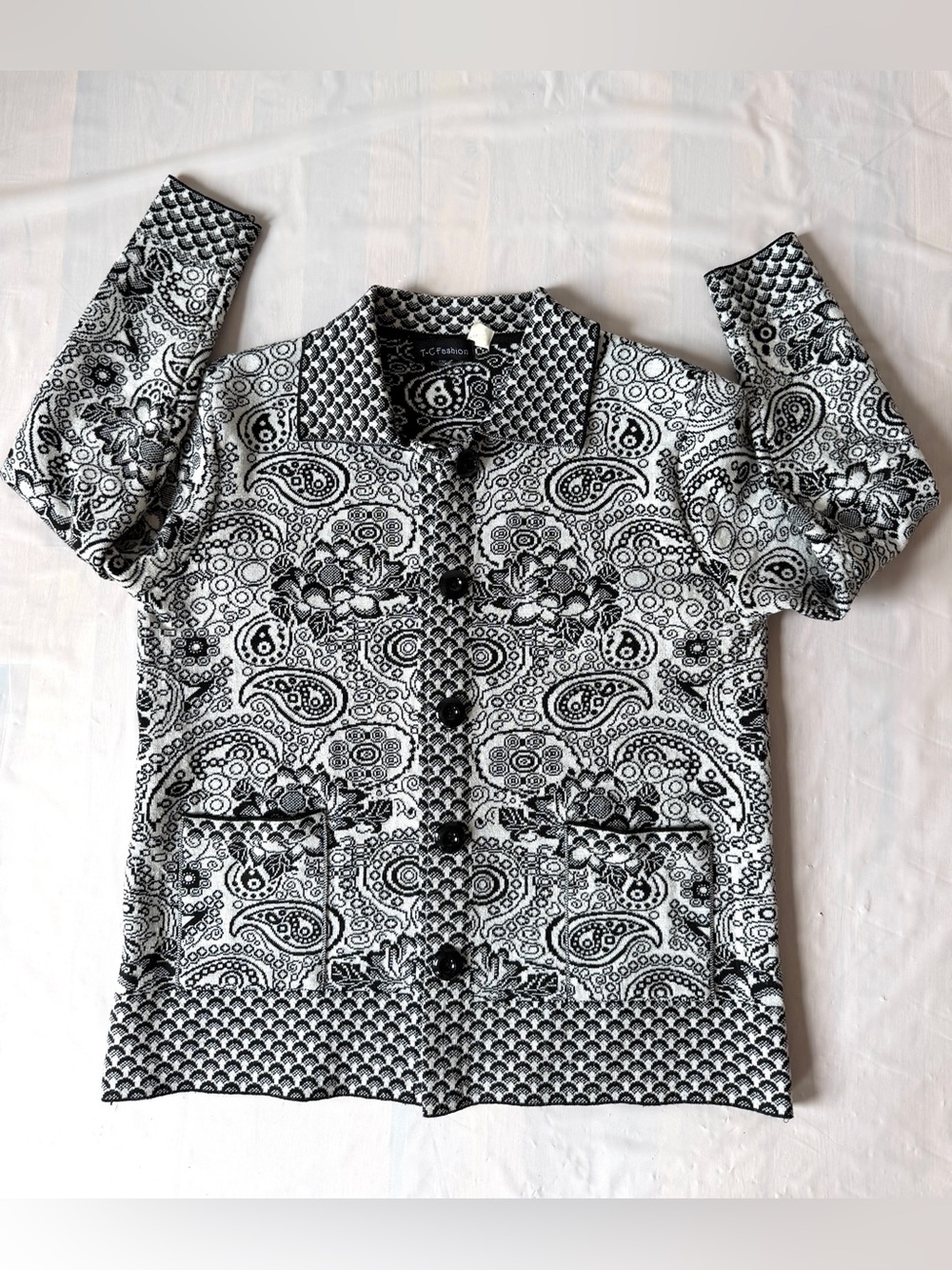 T-C Fashion black and white paisley knit button up jacket acrylic women's M